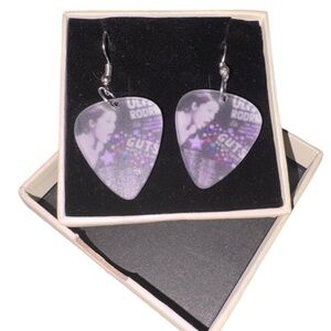 NEW! Olivia Rodriguez TUYRIEDSA Guitar Pick  Earrings in Box
